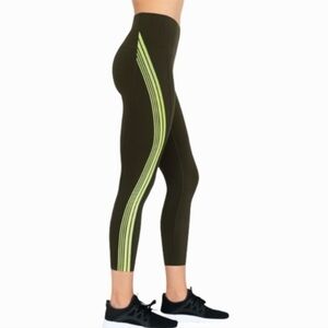 SPANX Everywhere Contour Stripe Leggings 7/8 Length Green Neon Stripe Size L EUC
